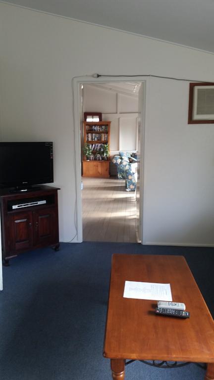 Joes Waterhole Hotel Eumundi Ruang foto