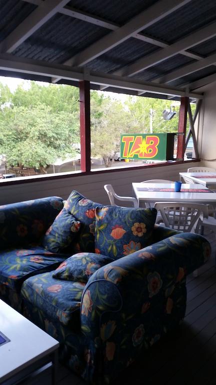 Joes Waterhole Hotel Eumundi Ruang foto