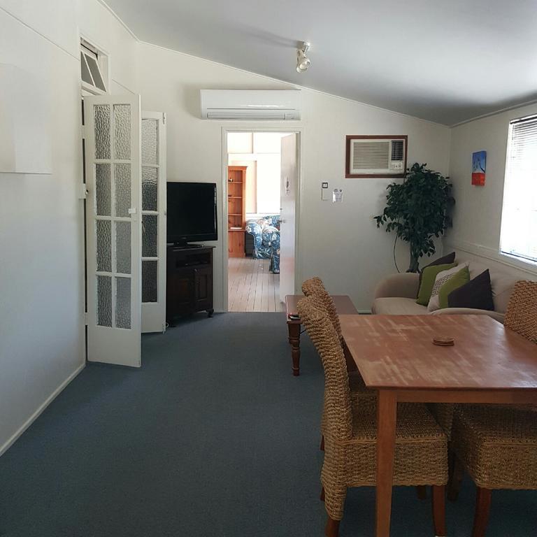Joes Waterhole Hotel Eumundi Bagian luar foto