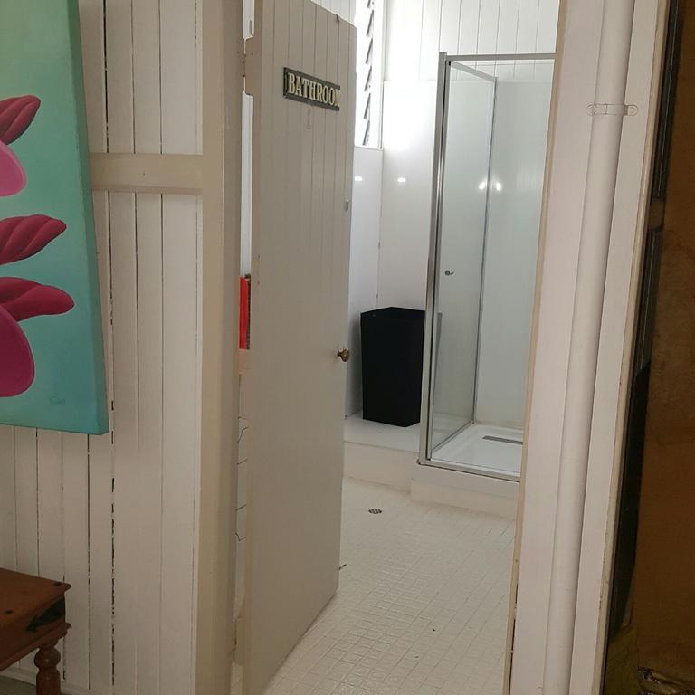 Joes Waterhole Hotel Eumundi Bagian luar foto
