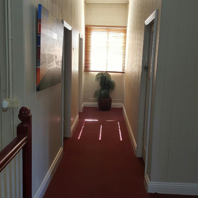 Joes Waterhole Hotel Eumundi Bagian luar foto