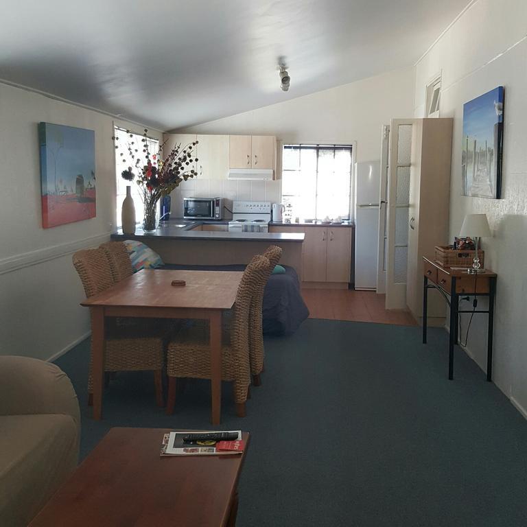 Joes Waterhole Hotel Eumundi Bagian luar foto
