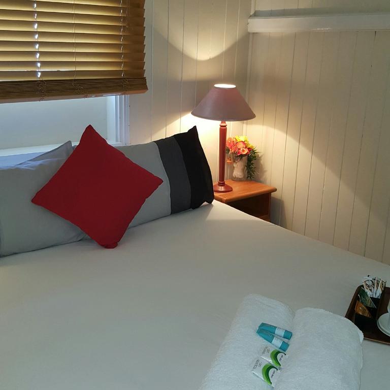 Joes Waterhole Hotel Eumundi Bagian luar foto