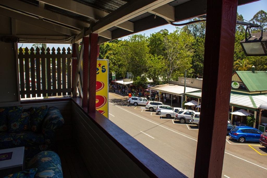 Joes Waterhole Hotel Eumundi Bagian luar foto